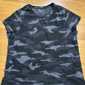 Athleta Women's Camouflage Tee - Black and Gray